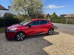 Red Used 2016 Renault Clio IV Dynamique Hatchback | £5,750 (Fair price)