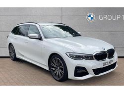 Alpine white Used 2021 BMW 320 M Sport | £25,495 (Fair price)