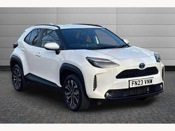 White Used 2023 Toyota Yaris Hybrid Design SUV | £21,490 (Fair price)