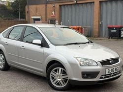 Silver Used 2006 Ford Focus Ghia Hatchback | £2,495 (Fair price)