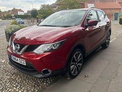 Red Used 2014 Nissan Qashqai Tekna SUV | £5,995 (Expensive)
