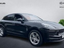 Used 2025 Porsche Macan SUV | £43,297 (Good price)