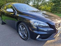 Black Used 2014 Volvo V40 R-Design Estate | £7,695 (Fair price)