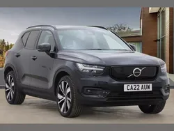 Black Used 2022 Volvo XC40 Pro SUV | £25,995 (Fair price)