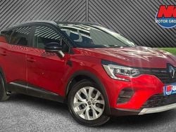 Red/black Used 2021 Renault Captur Iconic SUV | £11,999 (Fair price)