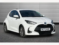 White Used 2022 Toyota Yaris Hybrid Hatchback | £16,995 (Fair price)