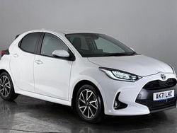 Used 2022 Toyota Yaris Hybrid Design | £17,050 (Fair price)