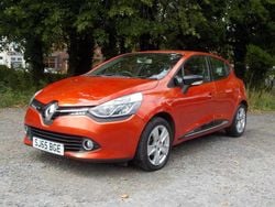 Red Used 2015 Renault Clio IV Dynamique Hatchback | £4,295 (Fair price)