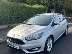 Silver Used 2015 Ford Focus Zetec Hatchback | £4,495 (Expensive)