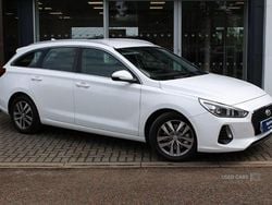 White Used 2017 Hyundai i30 SE Estate | £9,495 (A bit pricey)