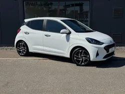 White New 2025 Hyundai i10 Advanced Hatchback | £16,995 (Fair price)