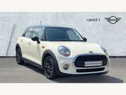 White Used 2017 Mini Cooper Hatch Hatchback | £11,550 (Fair price)