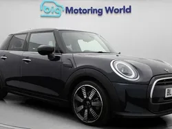 Blue/black Used 2022 Mini Cooper Exclusive Hatchback | £16,000 (Fair price)