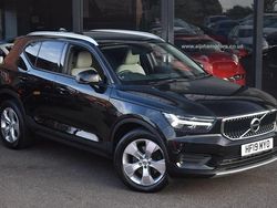 Black Used 2019 Volvo XC40 Momentum SUV | £18,490 (Fair price)