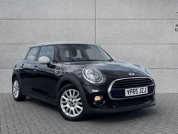 Black Used 2015 Mini Cooper Hatch Hatchback | £12,023 (Good price)