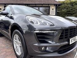 Used 2016 Porsche Macan SUV | £26,477 (Fair price)