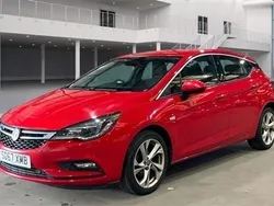 Red Used 2018 Vauxhall Astra SRi Hatchback | £5,995 (Fair price)