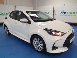 White Used 2021 Toyota Yaris Hybrid Hatchback | £10,999 (Super price)
