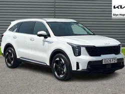 White New 2025 Kia Sorento 3 SUV | £48,369 (Fair price)