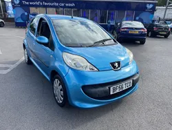 Blue Used 2006 Peugeot 107 Hatchback | £1,995 (Good price)