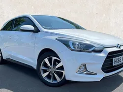 White Used 2016 Hyundai i20 SE Hatchback | £7,890 (Fair price)