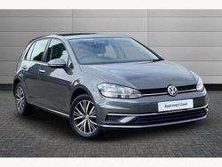 Indium grey Used 2018 VW Golf VII SE Hatchback | £14,295 (Fair price)