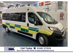 White Used 2019 Peugeot Boxer Van | £10,850