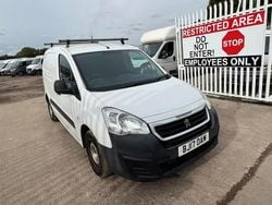 White Used 2017 Peugeot Partner MPV | £3,795 (Super price)