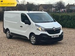 White Used 2021 Renault Trafic Business MPV | £8,800 (Good price)