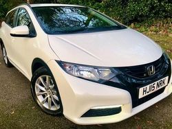 White Used 2015 Honda Civic S Estate | £7,999 (Fair price)