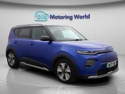 Blue Used 2021 Kia Soul EV SUV | £14,383 (Fair price)