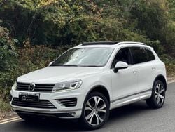White Used 2016 VW Touareg R-line SUV | £16,999 (Fair price)