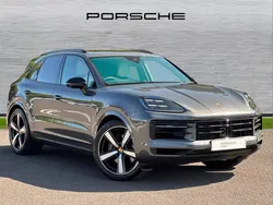Quarzite grey metallic Used 2025 Porsche Cayenne SUV | £89,990 (Fair price)