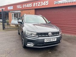 Grey Used 2016 VW Tiguan SE SUV | £11,989 (Fair price)