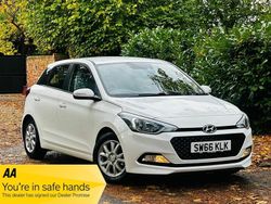 White Used 2016 Hyundai i20 SE Hatchback | £7,290 (Fair price)
