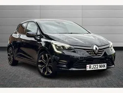 Black Used 2022 Renault Clio V SE Hatchback | £14,150 (Fair price)