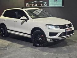 White Used 2016 VW Touareg R-line SUV | £17,350 (Fair price)