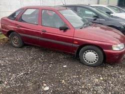 Red Used 1997 Ford Escort Hatchback | £650