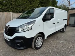 White Used 2015 Renault Trafic Business Van | £6,770 (Fair price)