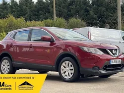 Red Used 2015 Nissan Qashqai Pack SUV | £4,190