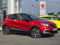 Red black Used 2020 Renault Captur Iconic SUV | £15,295 (A bit pricey)