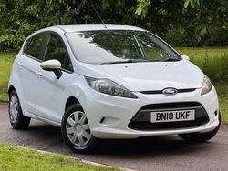 White Used 2010 Ford Fiesta Hatchback | £2,995 (Fair price)