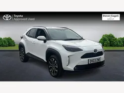 White Used 2023 Toyota Yaris Hybrid Design Hatchback | £20,835 (Expensive)