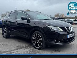 Black Used 2017 Nissan Qashqai Tekna SUV | £10,495 (Fair price)
