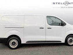 White Used 2024 Vauxhall Vivaro S Van | £17,995 (Fair price)