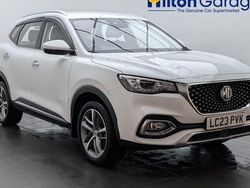 White Used 2023 MG HS Excite SUV | £15,300 (Fair price)