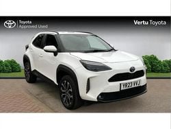 White Used 2023 Toyota Yaris Hybrid Design SUV | £20,897 (Fair price)