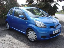 Blue Used 2010 Toyota Aygo Hatchback | £2,490 (A bit pricey)