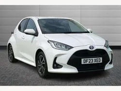 White Used 2023 Toyota Yaris Hybrid Design Hatchback | £17,595 (Fair price)
