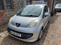 Silver Used 2006 Peugeot 107 Hatchback | £2,295 (Fair price)